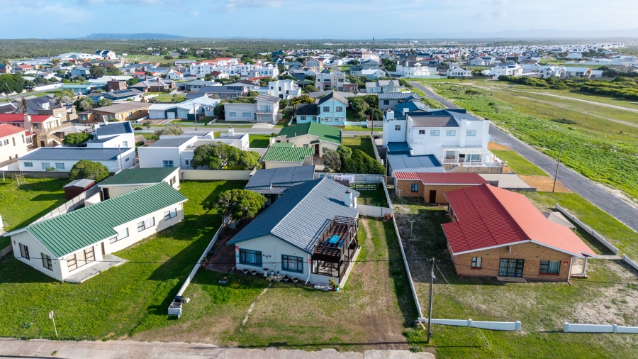 4 Bedroom Property for Sale in Struisbaai Western Cape
